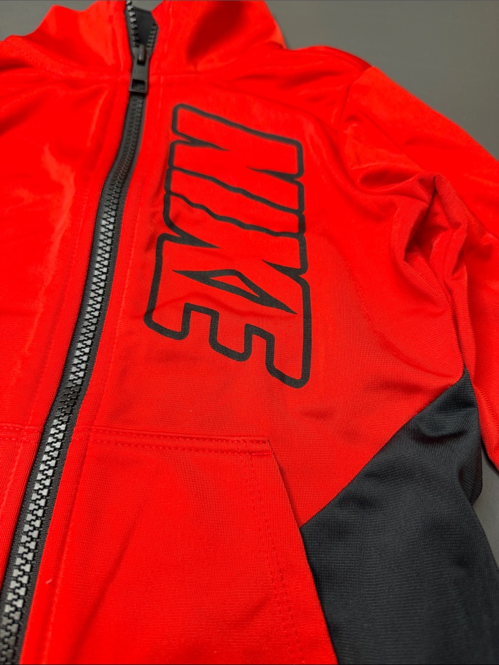 Kid’s Nike Red and Black Track Jacket and Joggers Set. Size: 4 - Picture 3 of 7
